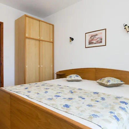 Apartment & Dinka, Krk *