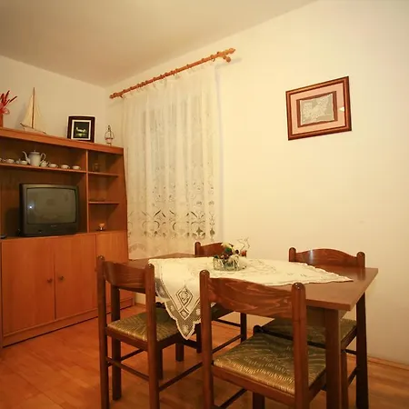 & Dinka, Krk * Krk Town